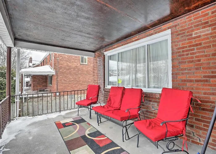 6 Mi To Dtwn: Townhome W/ Porch * Pittsburgh